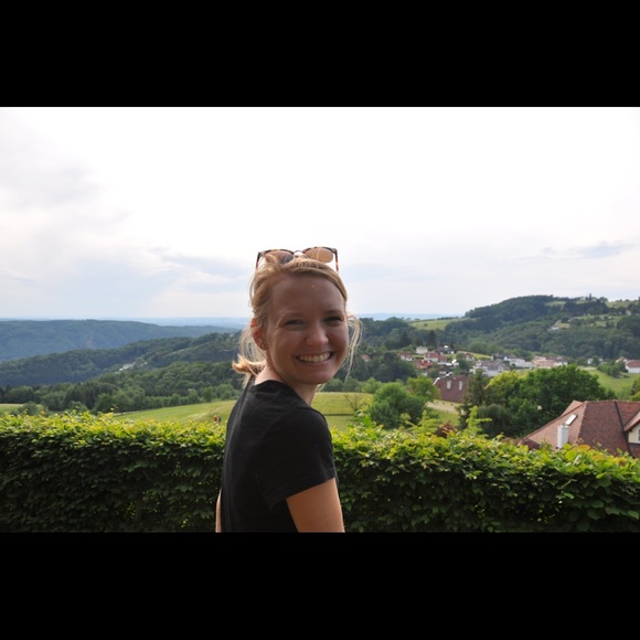 Meet your Posher, Bobbi jean - Picture 1 of 1